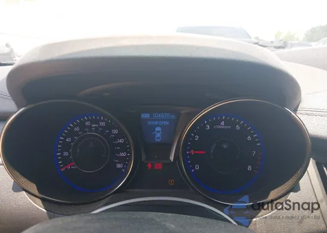 2015 Hyundai Genesis 3.8 R-Spec z USA, uszkodzony, nr VIN KMHHU6KJ0FU129983